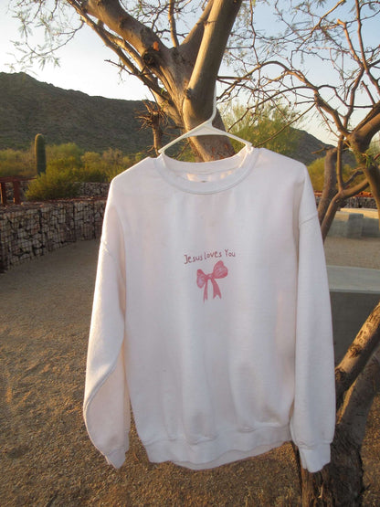 Jesus loves you™ Crewneck